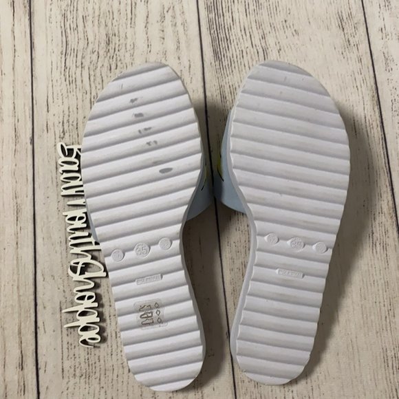 *Love Rio Banana Fruit Mule Slide Platform Sandals - Picture 9 of 11